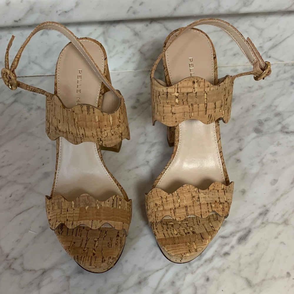 Pelle Moda Cork Scallop Strappy high heel Tan Sandals Size 8.5 NEW All occasions